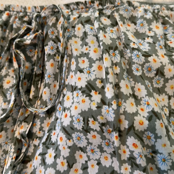 UO ruffle floral print skirt - Picture 2 of 5